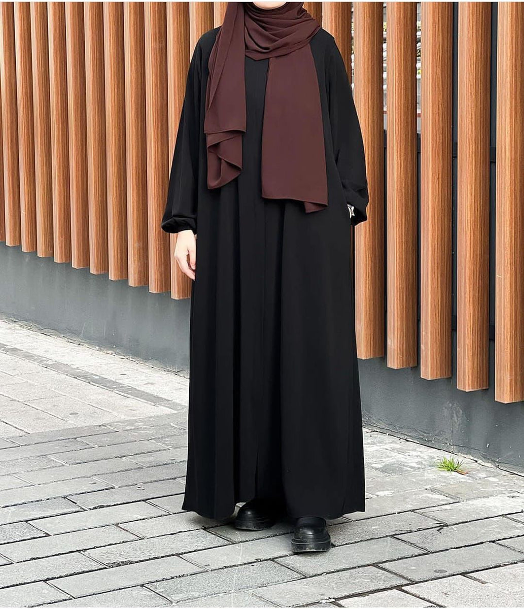 Black abaya with clearance pockets