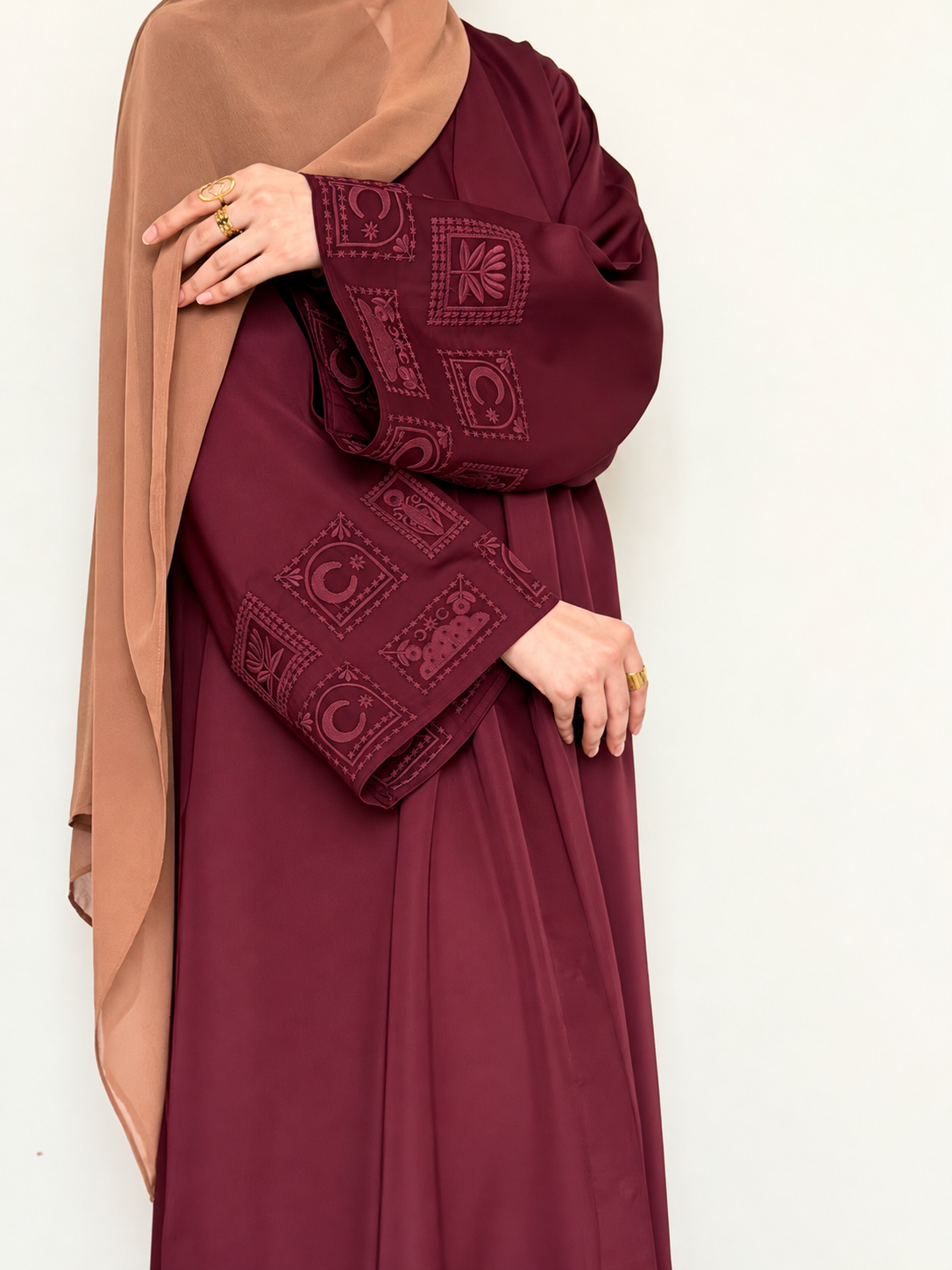Motif Cuff Abaya - Maroon Solid