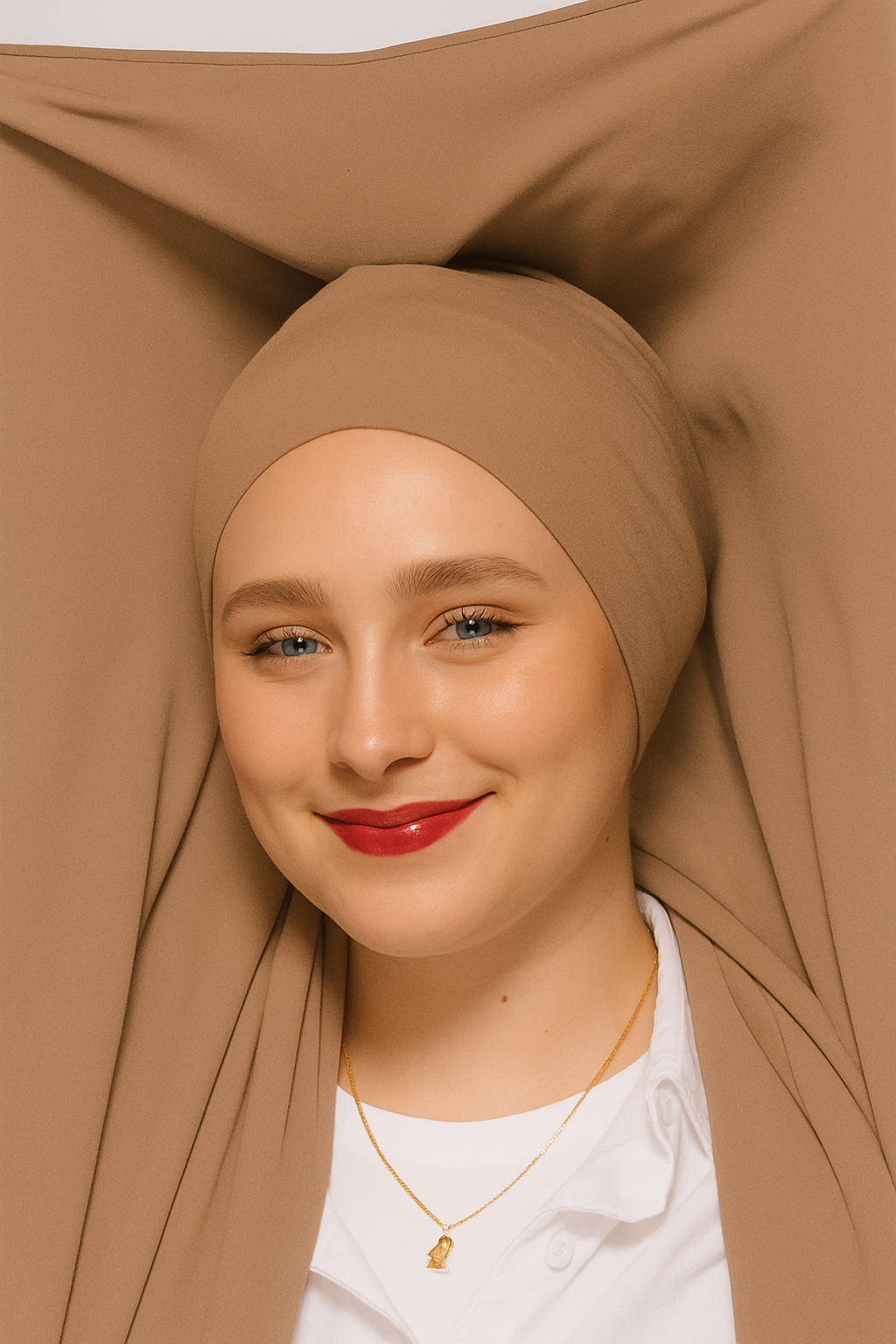 GEORGETTE HIJAB WITH ATTACHED CAP + MAGNETS- CREME