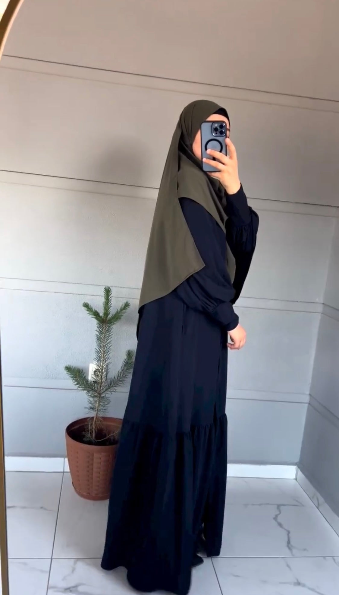 Sapphire - Front Pleated Abaya