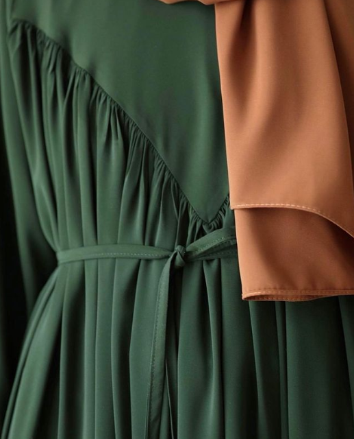 OLIVE - V Pleated Abaya