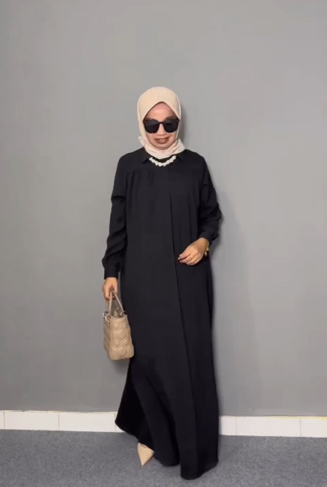 Velaro - Collar Pleated Abaya