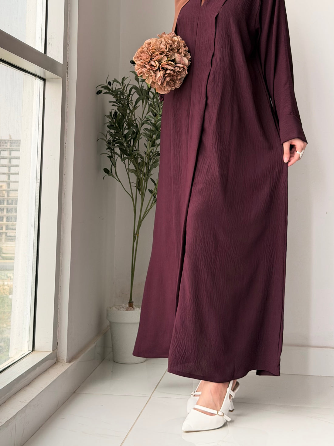 Elara Abaya - Vine