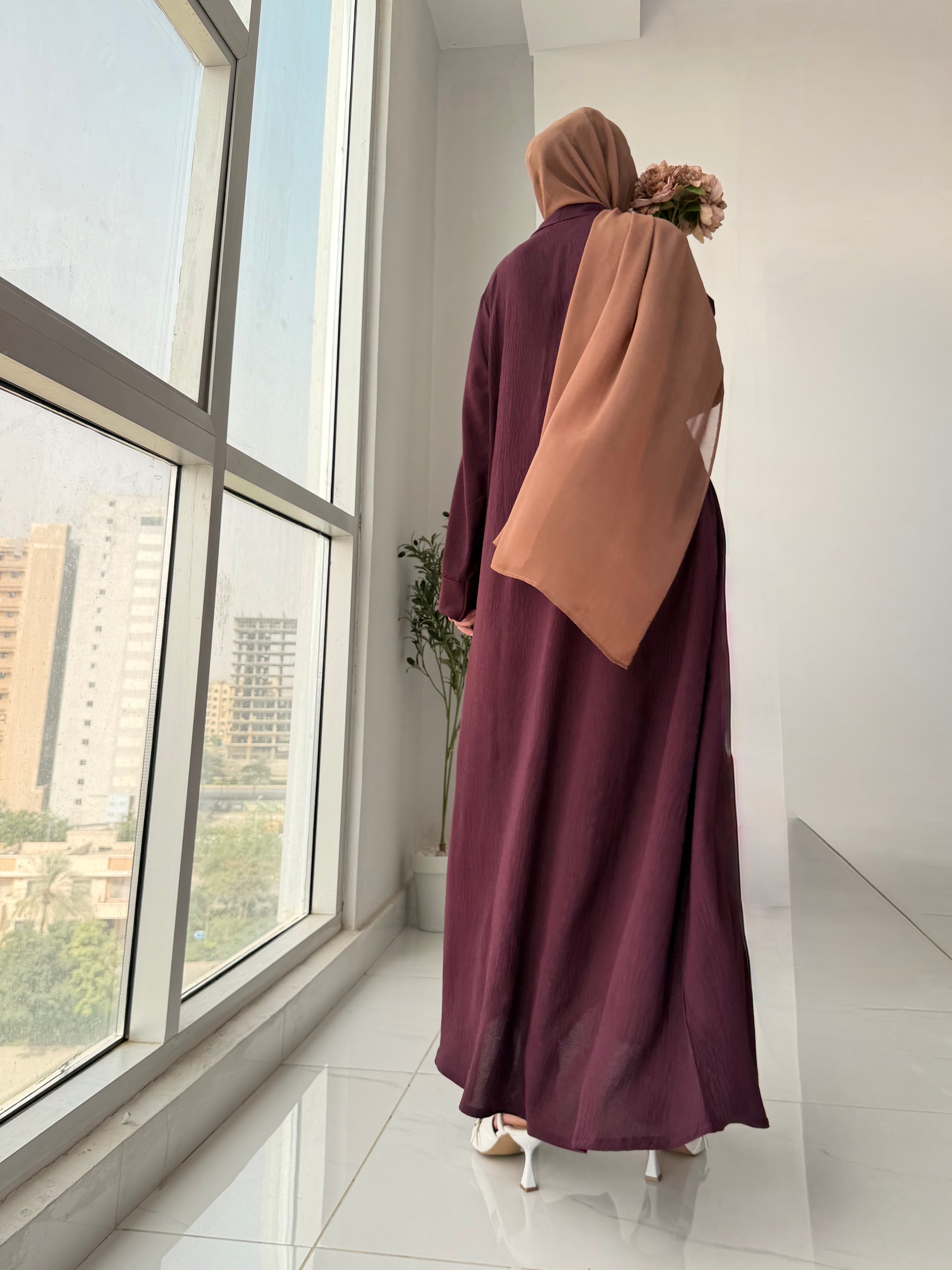 Elara Abaya - Vine