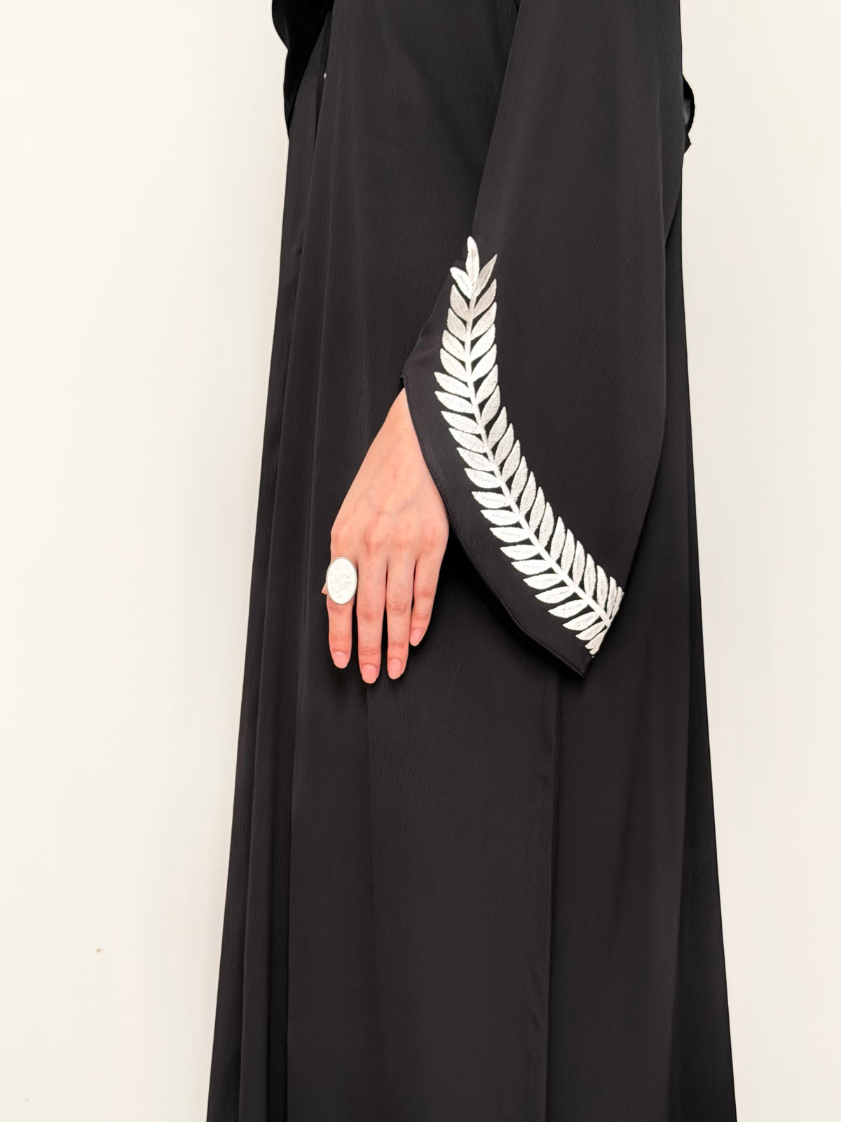 Midnight Palm-Leaf Sleeve Abaya