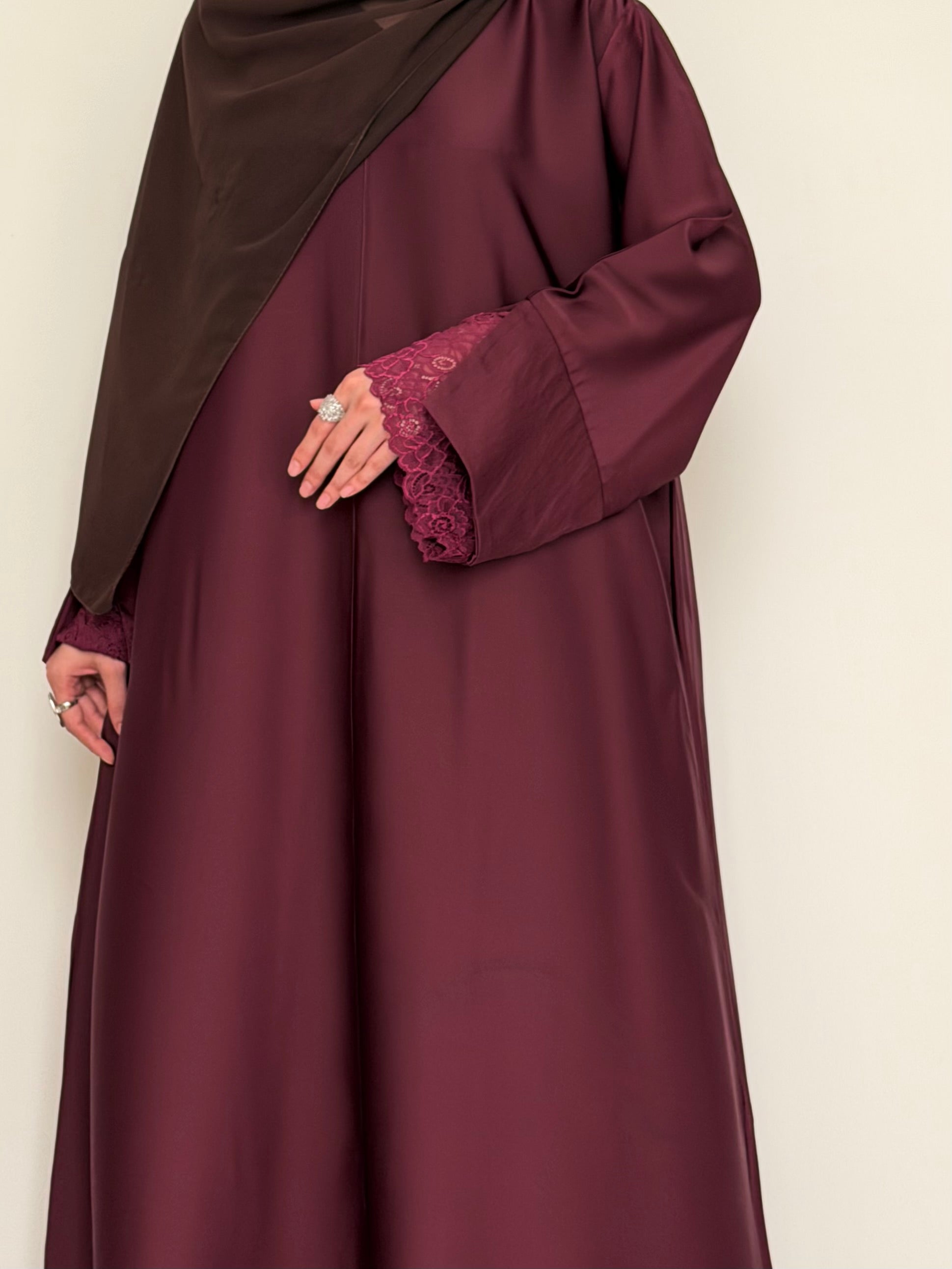 Mira Lace Abaya - Vine