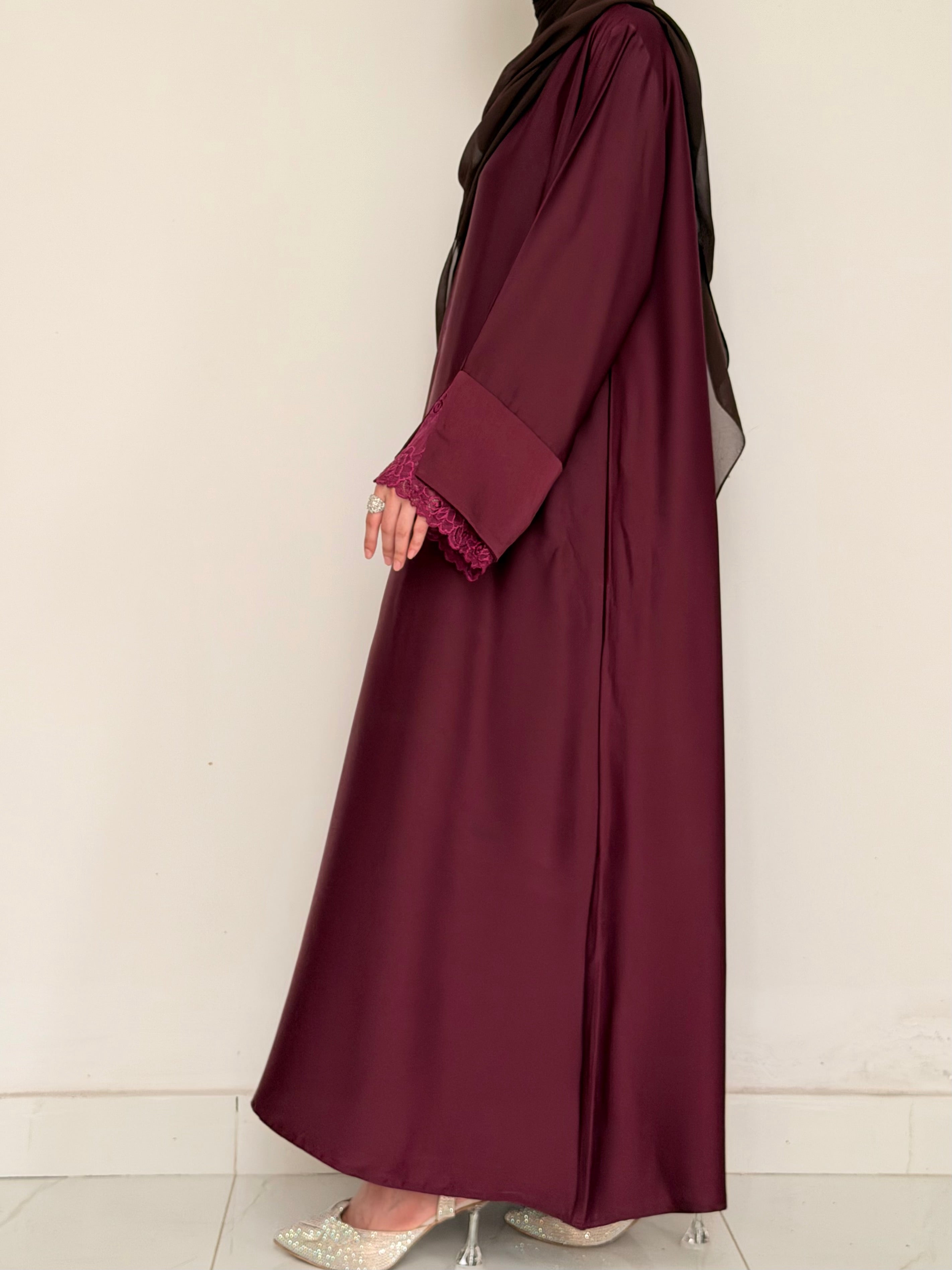 Mira Lace Abaya - Vine