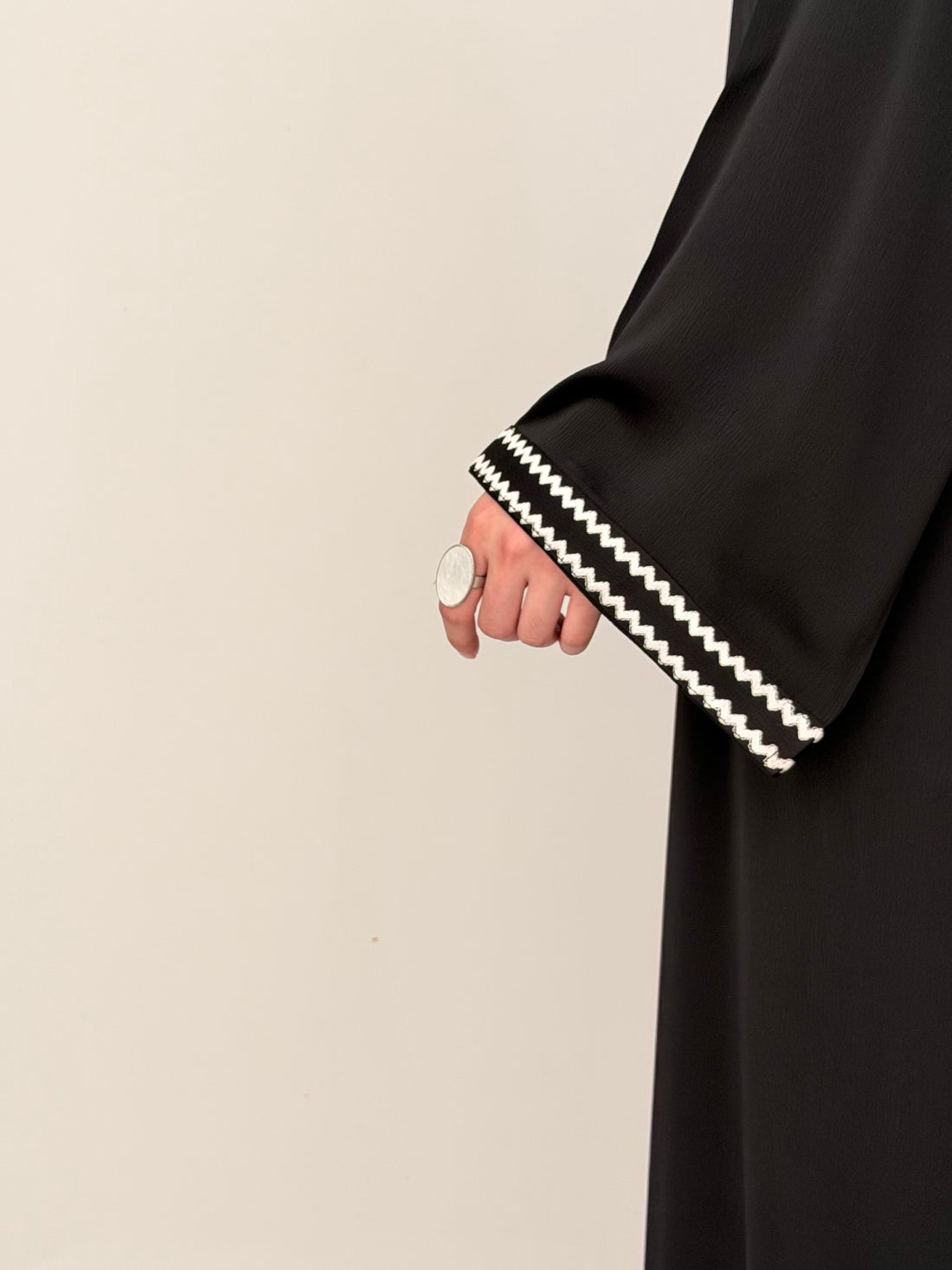Eiva Gulf - Embroidered Abaya