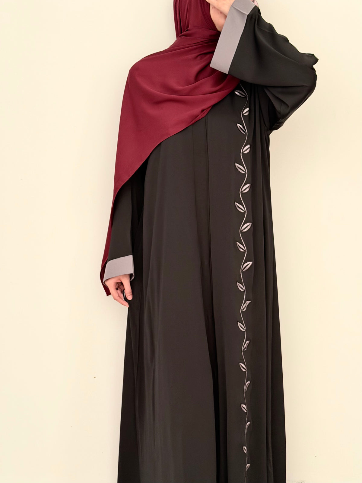 Ivy Trail Front Embroidered Abaya