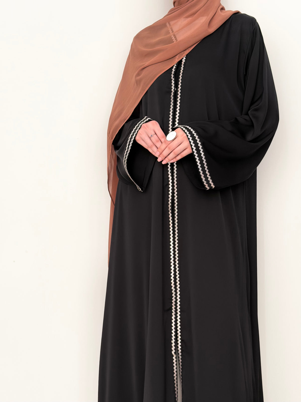 Eiva Gulf - Embroidered Abaya