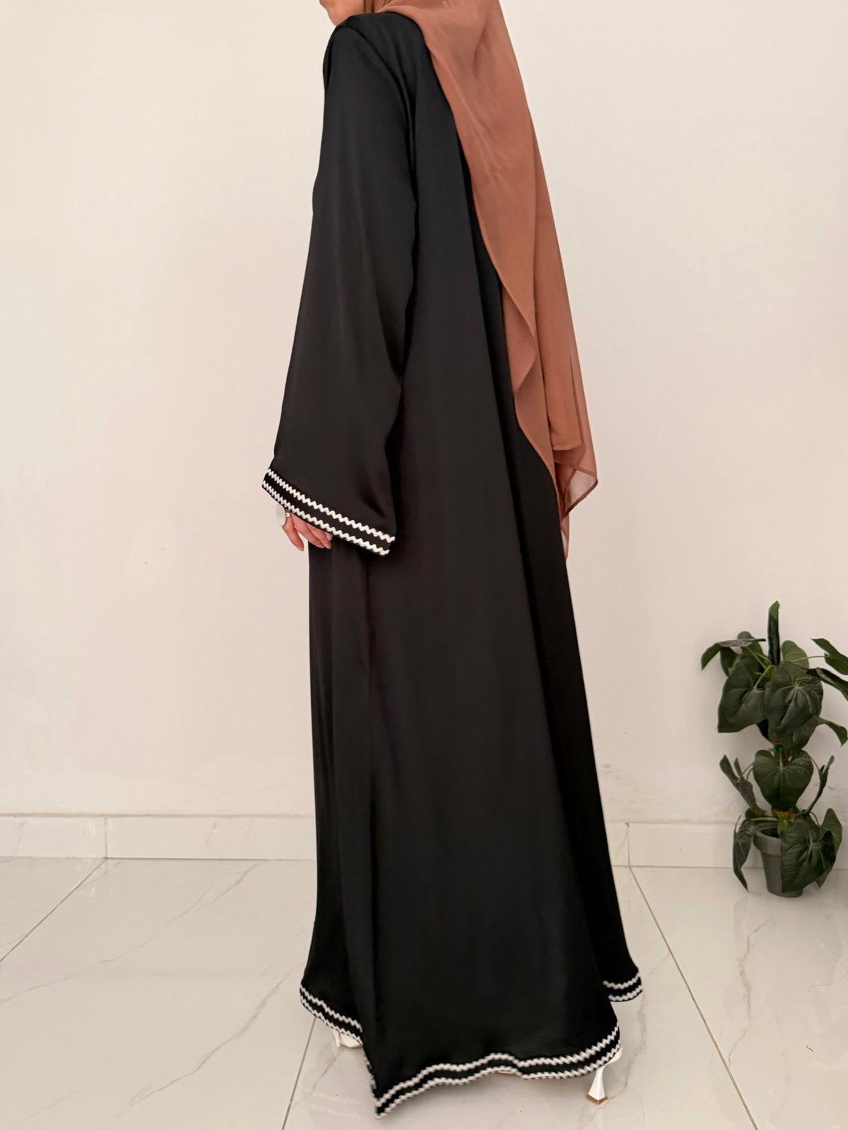 Eiva Gulf - Embroidered Abaya