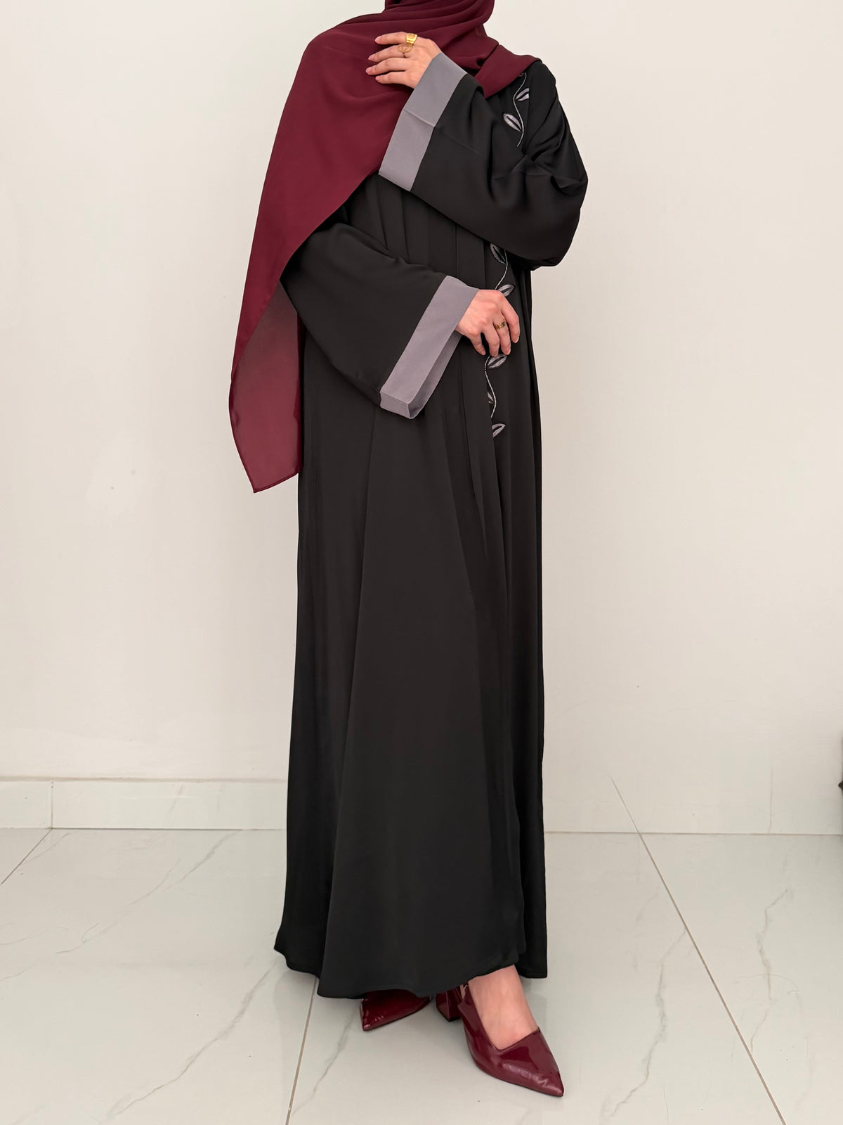 Ivy Trail Front Embroidered Abaya