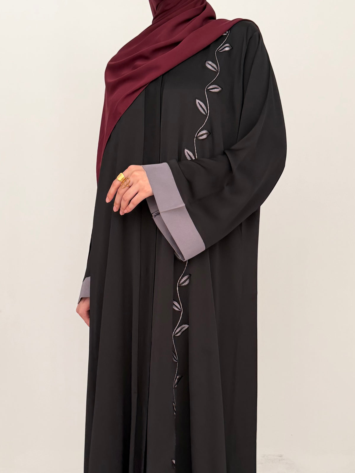 Ivy Trail Front Embroidered Abaya