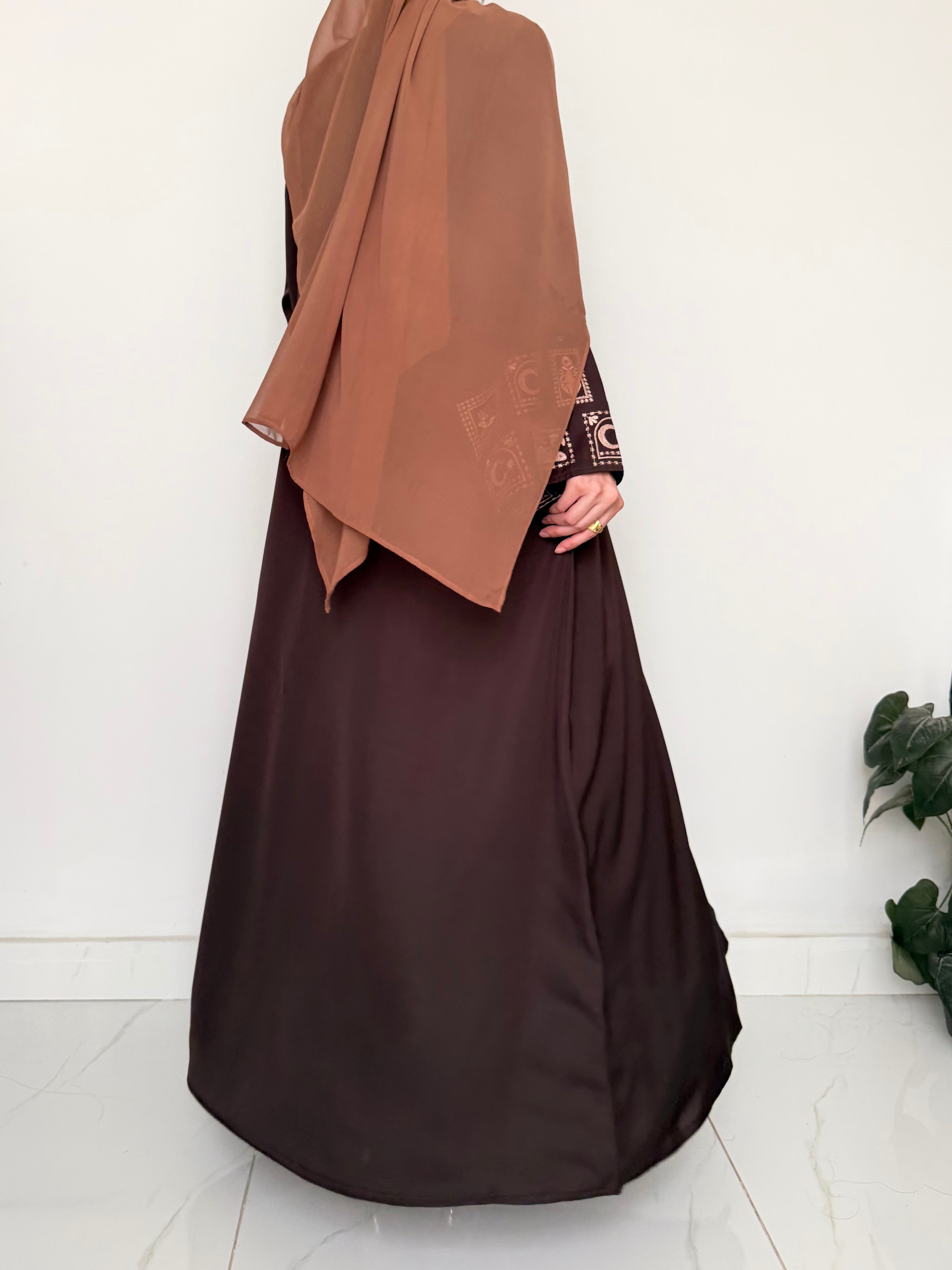 Motif Cuff Abaya - Brown