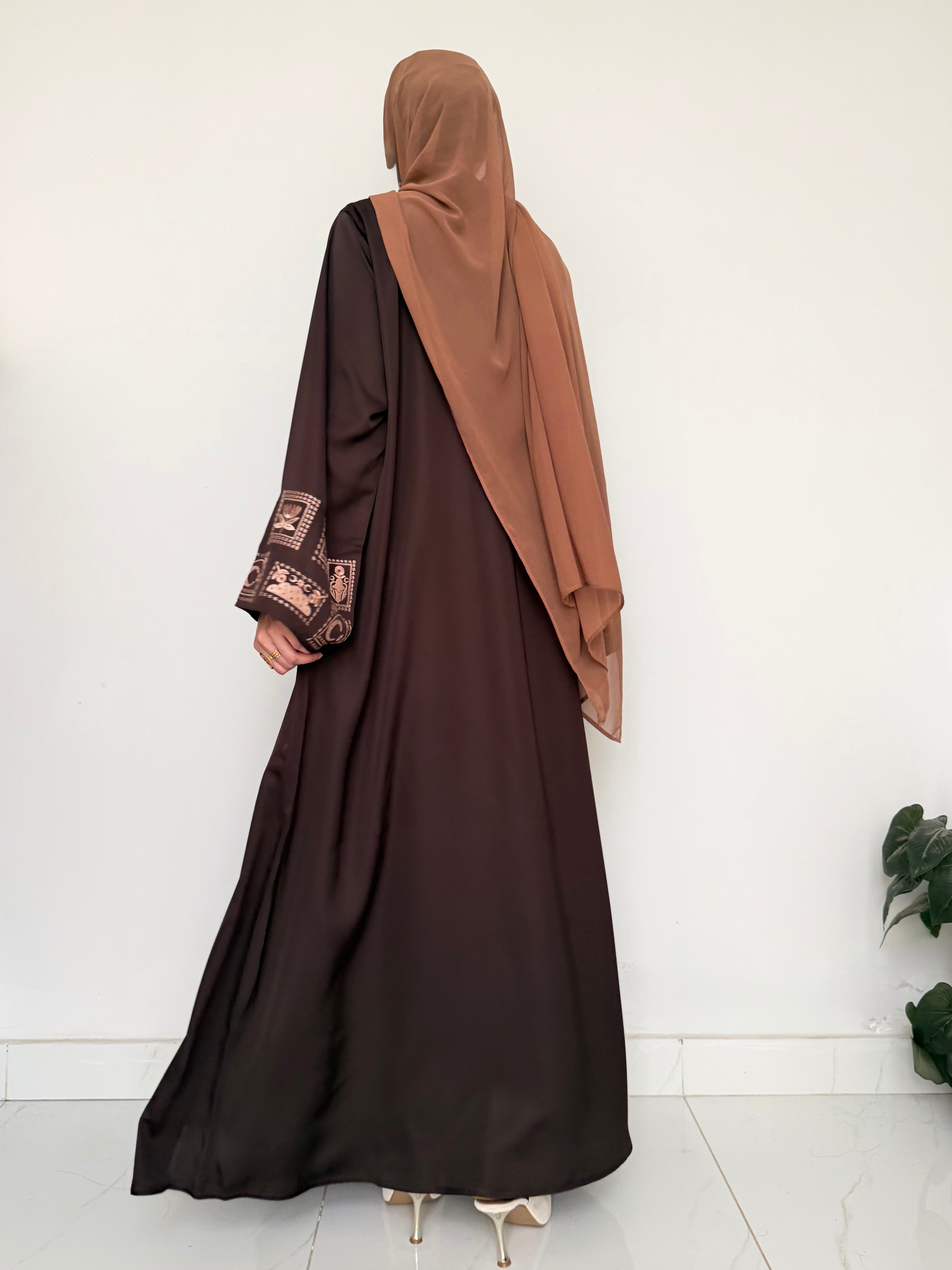 Motif Cuff Abaya - Brown