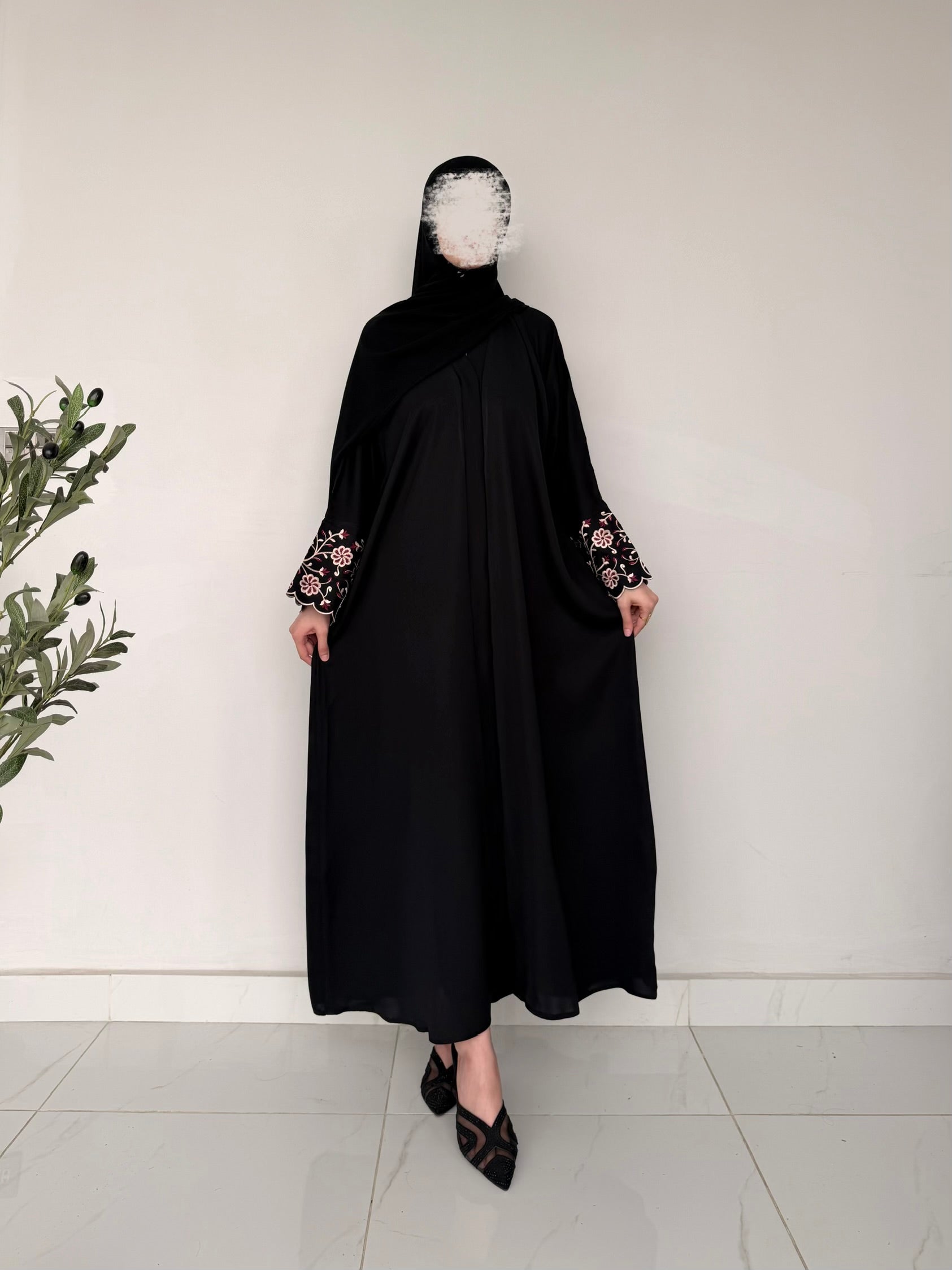 Stem Embroidered Abaya