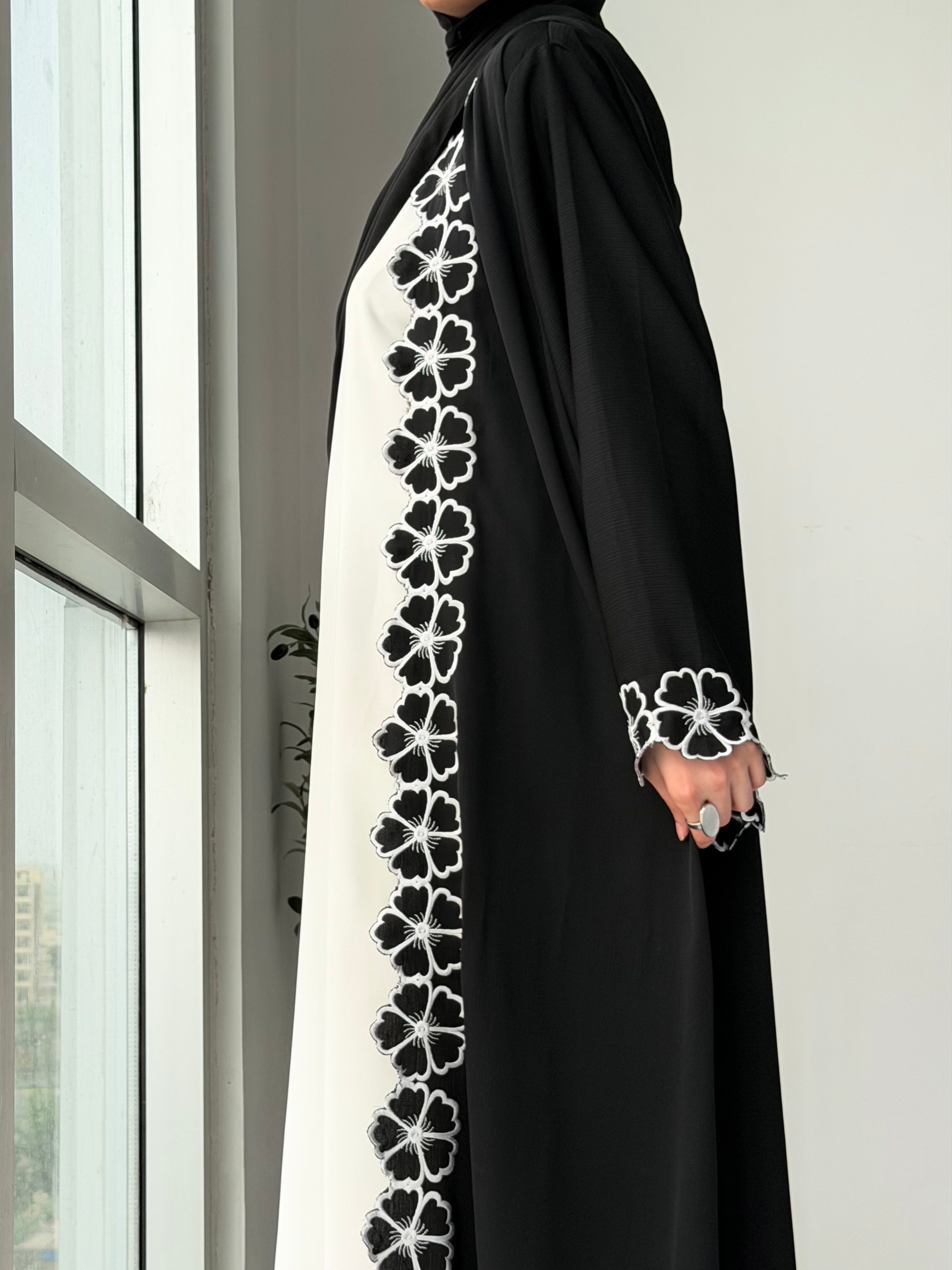 Eveline Floral Abaya