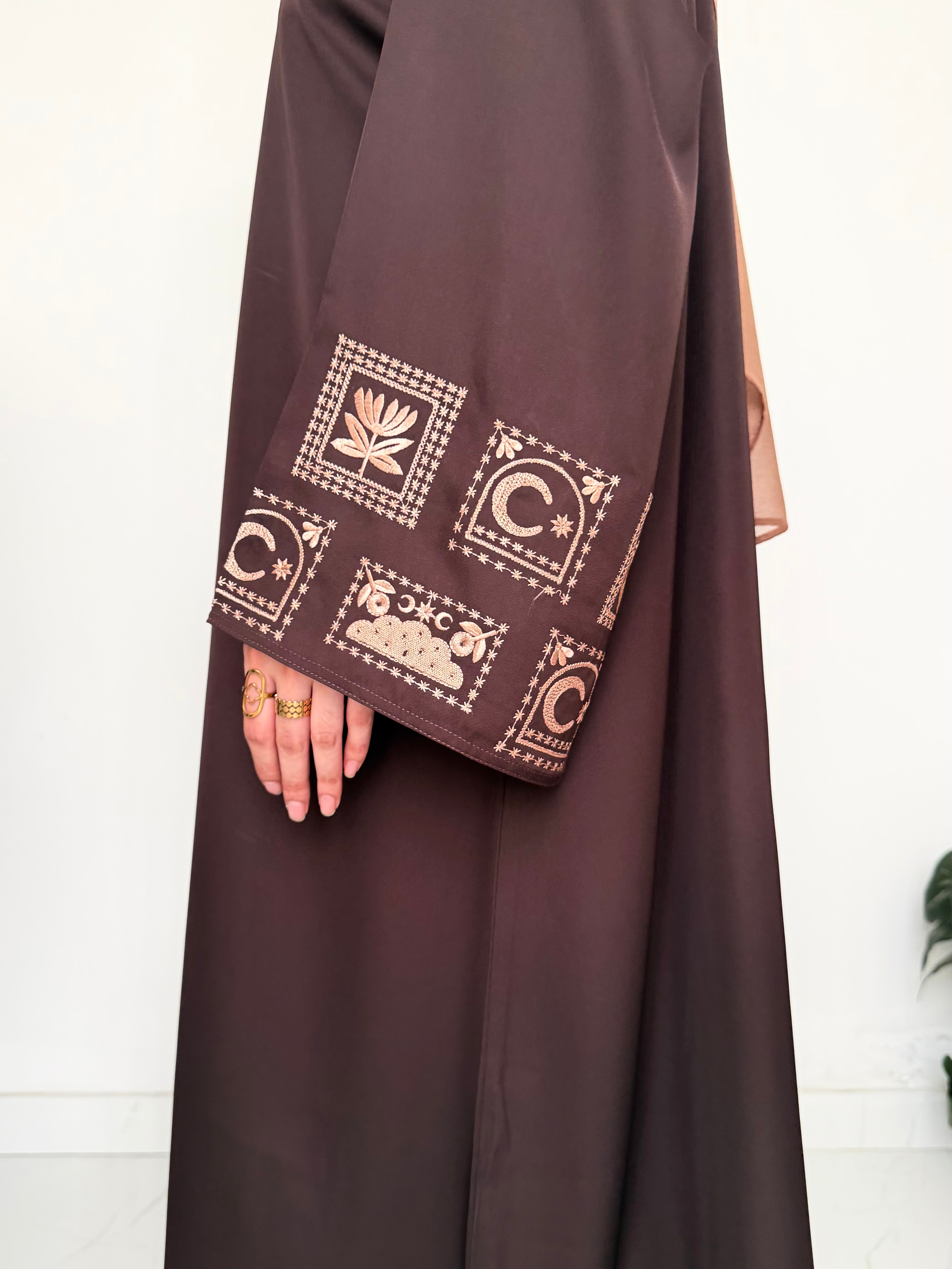 Motif Cuff Abaya - Brown