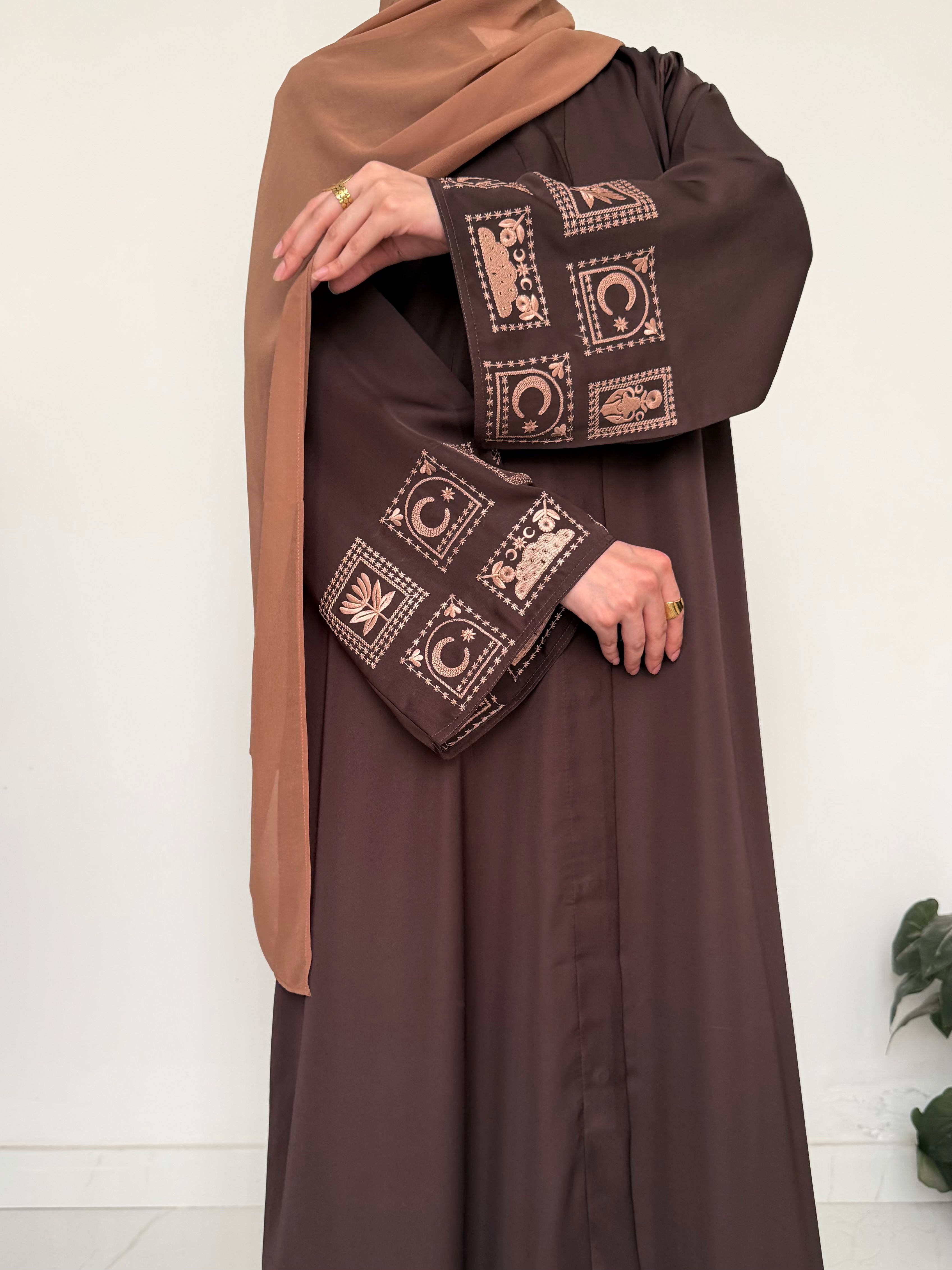 Motif Cuff Abaya - Brown