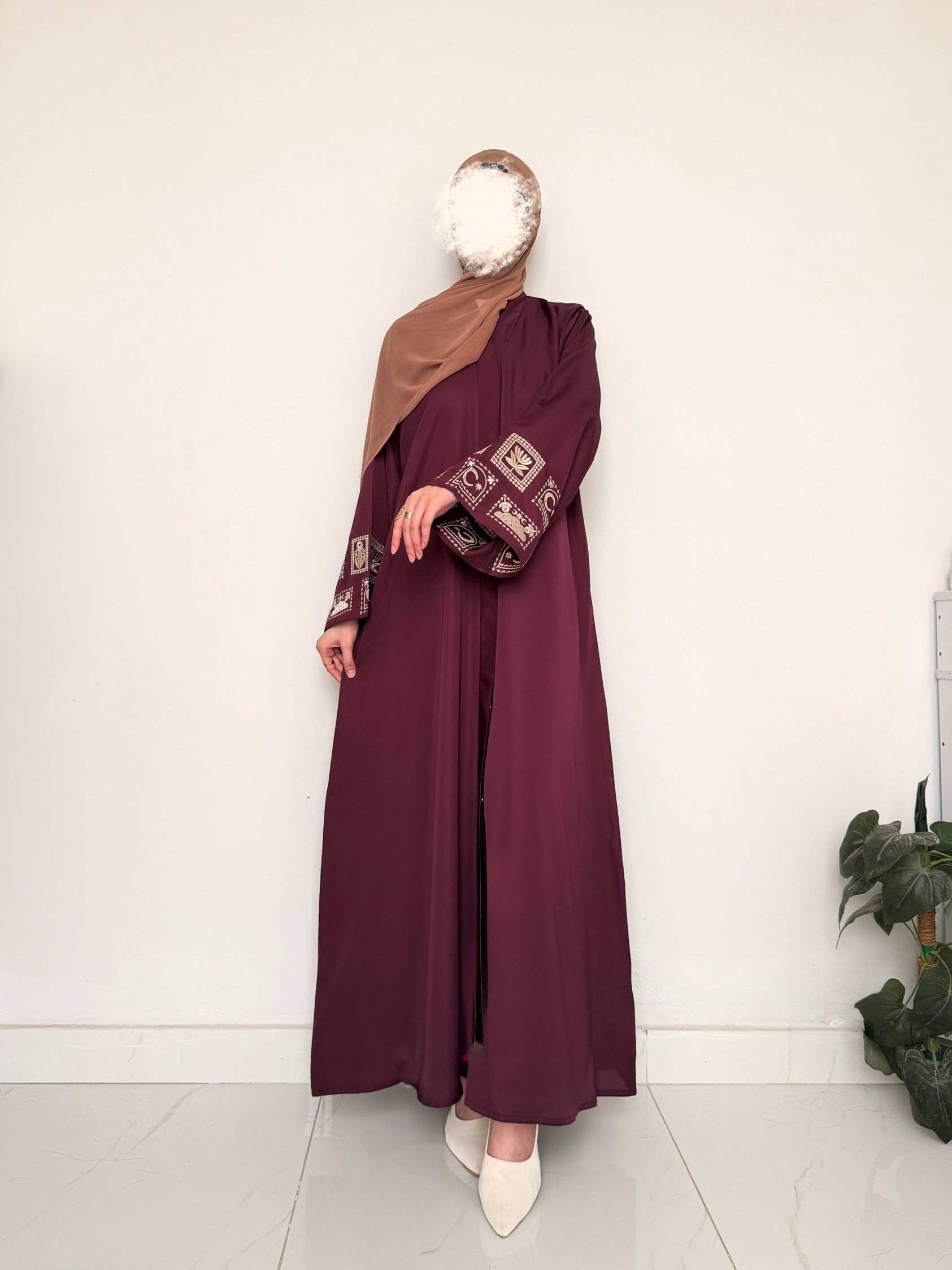 Motif Cuff Abaya - Maroon