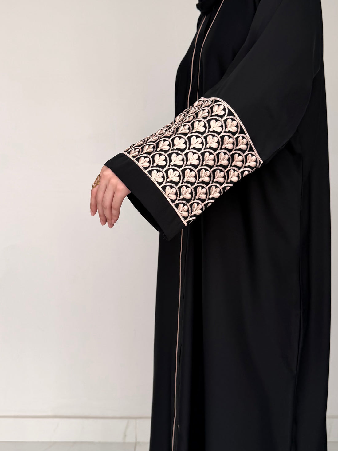 Zeluxe Embroidered Abaya