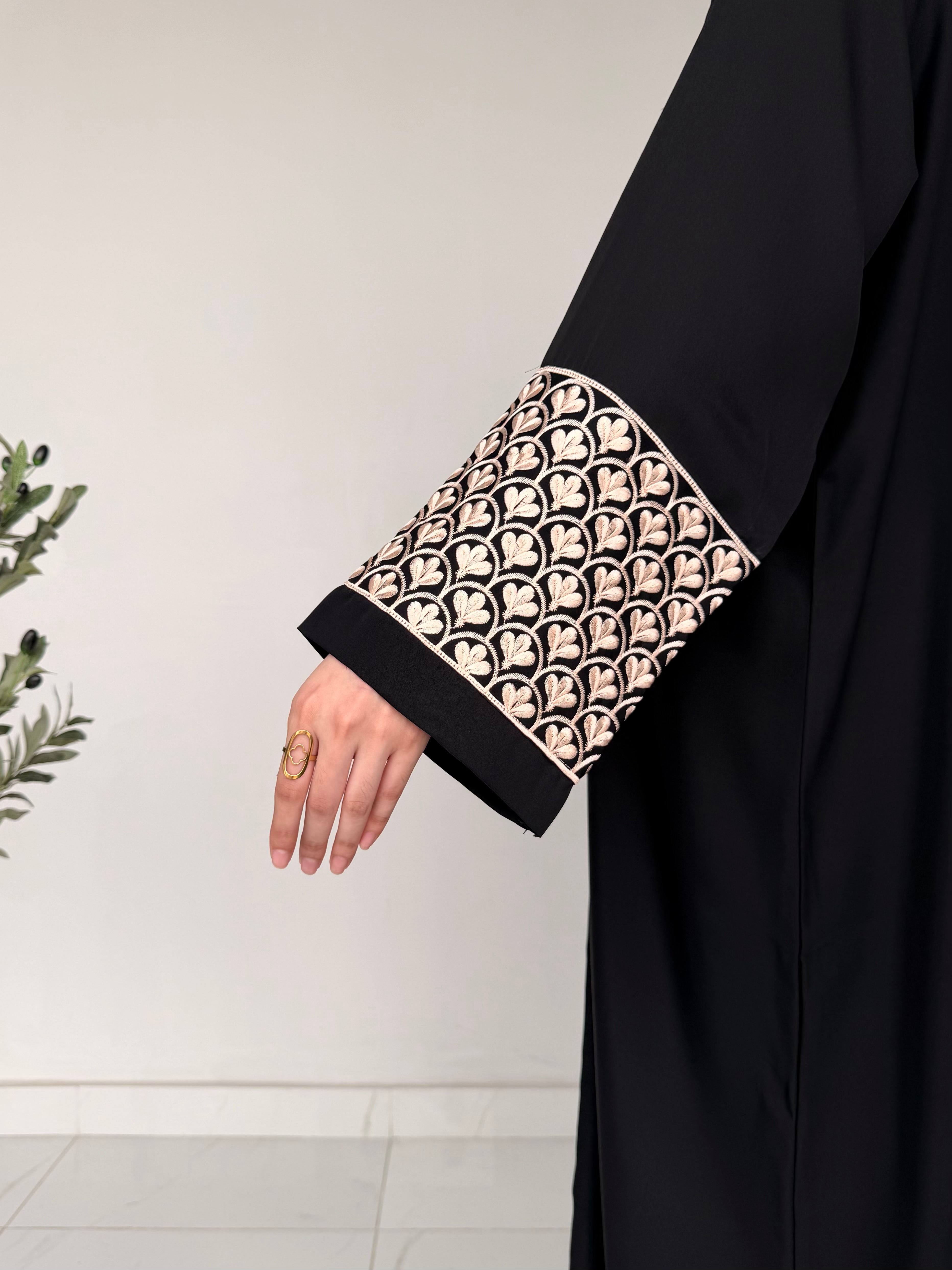 Zeluxe Embroidered Abaya