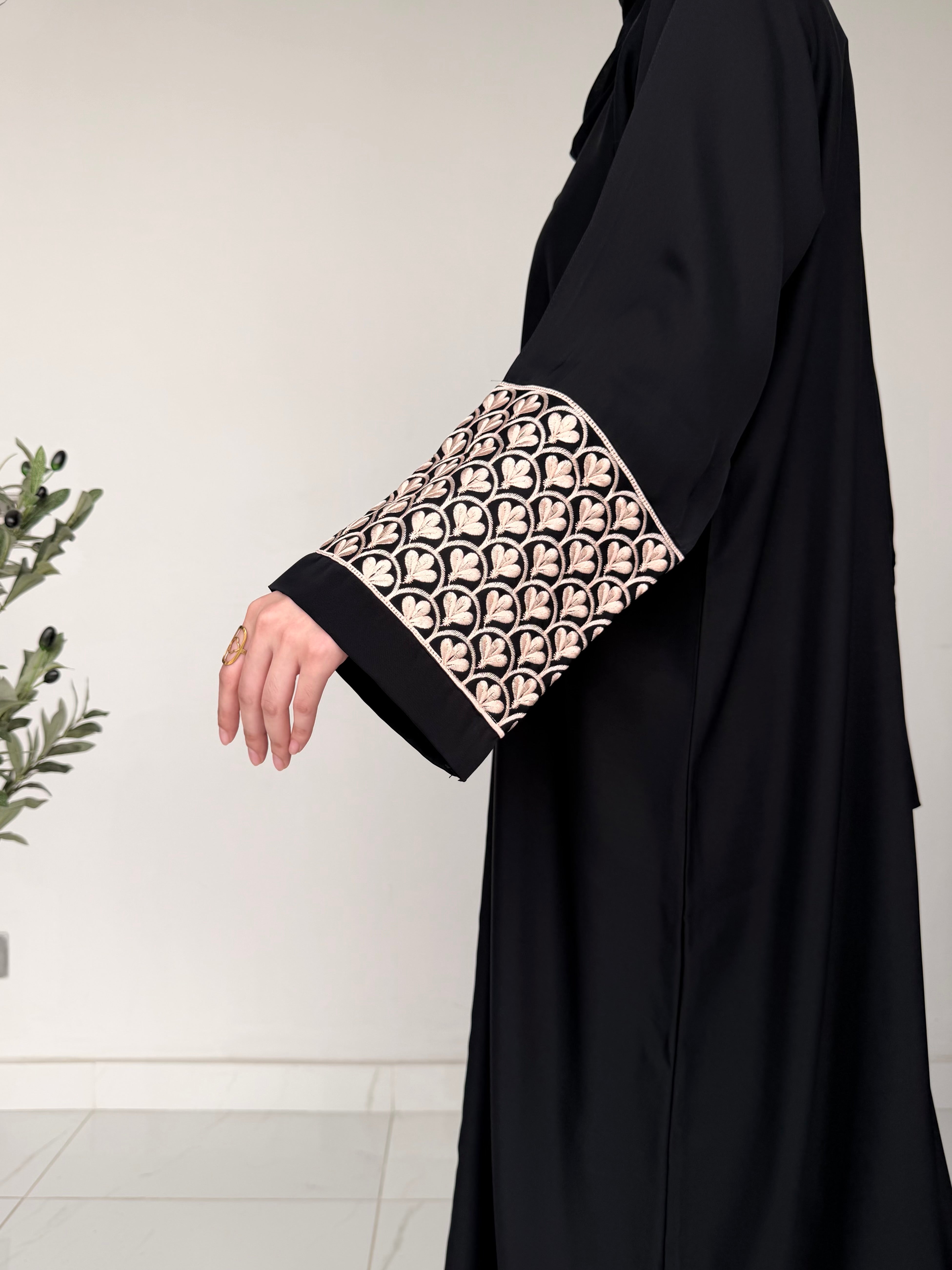 Zeluxe Embroidered Abaya