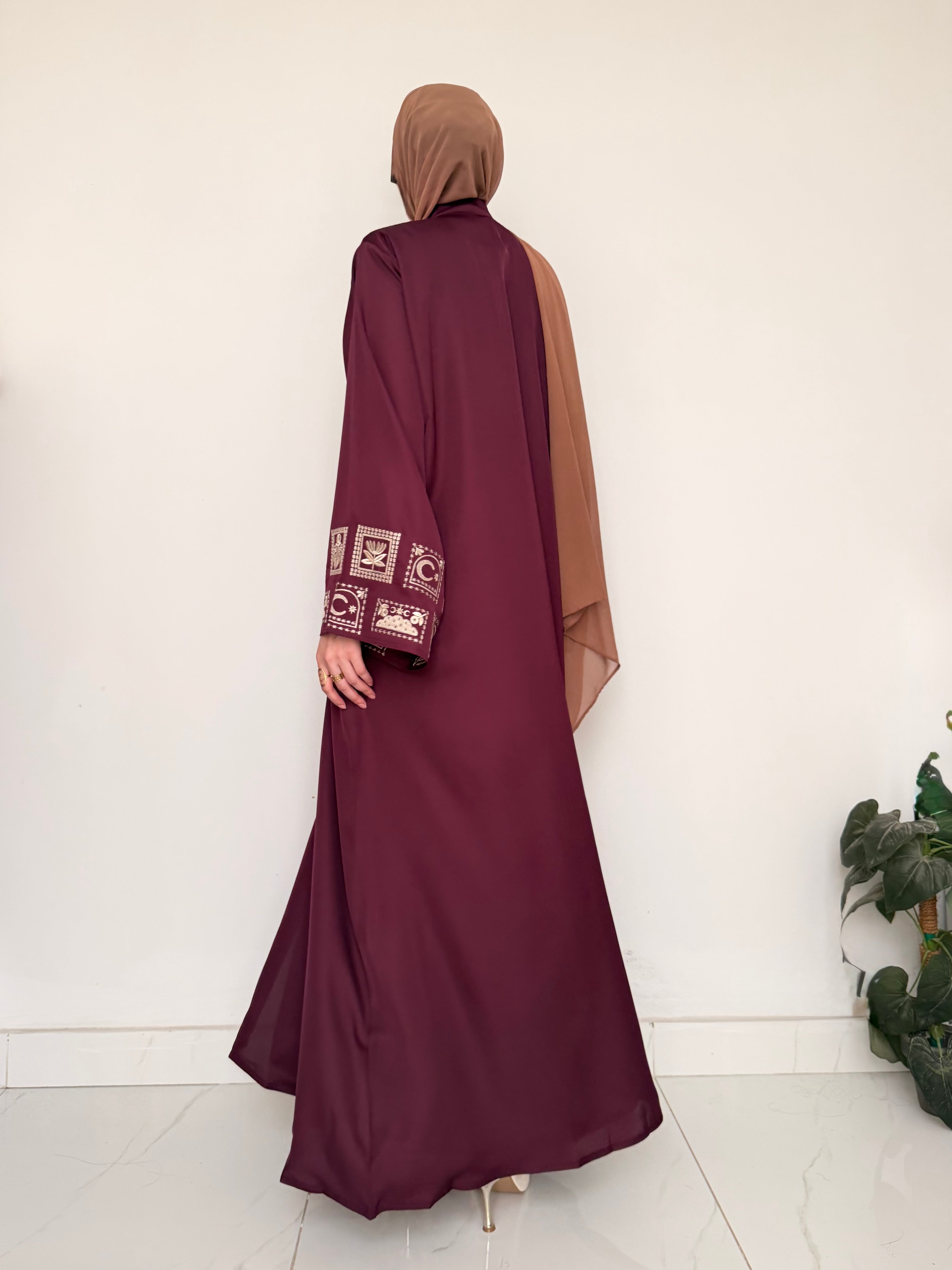 Motif Cuff Abaya - Maroon