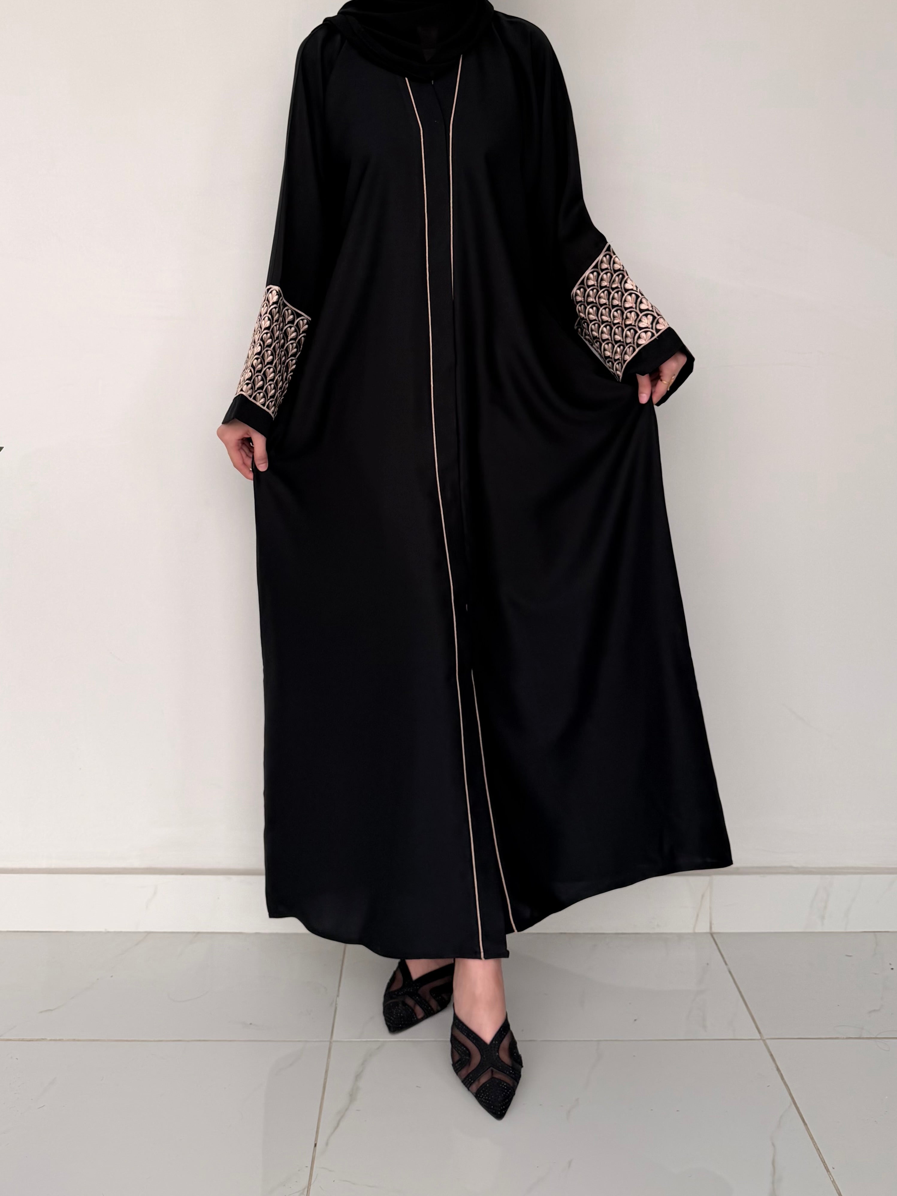 Zeluxe Embroidered Abaya