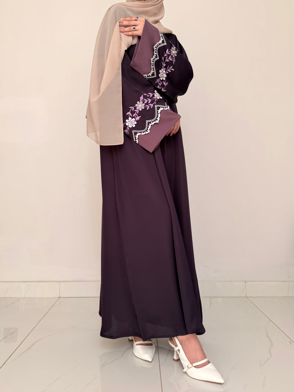 Cinnamon - Embroidered Abaya - Deep Purple