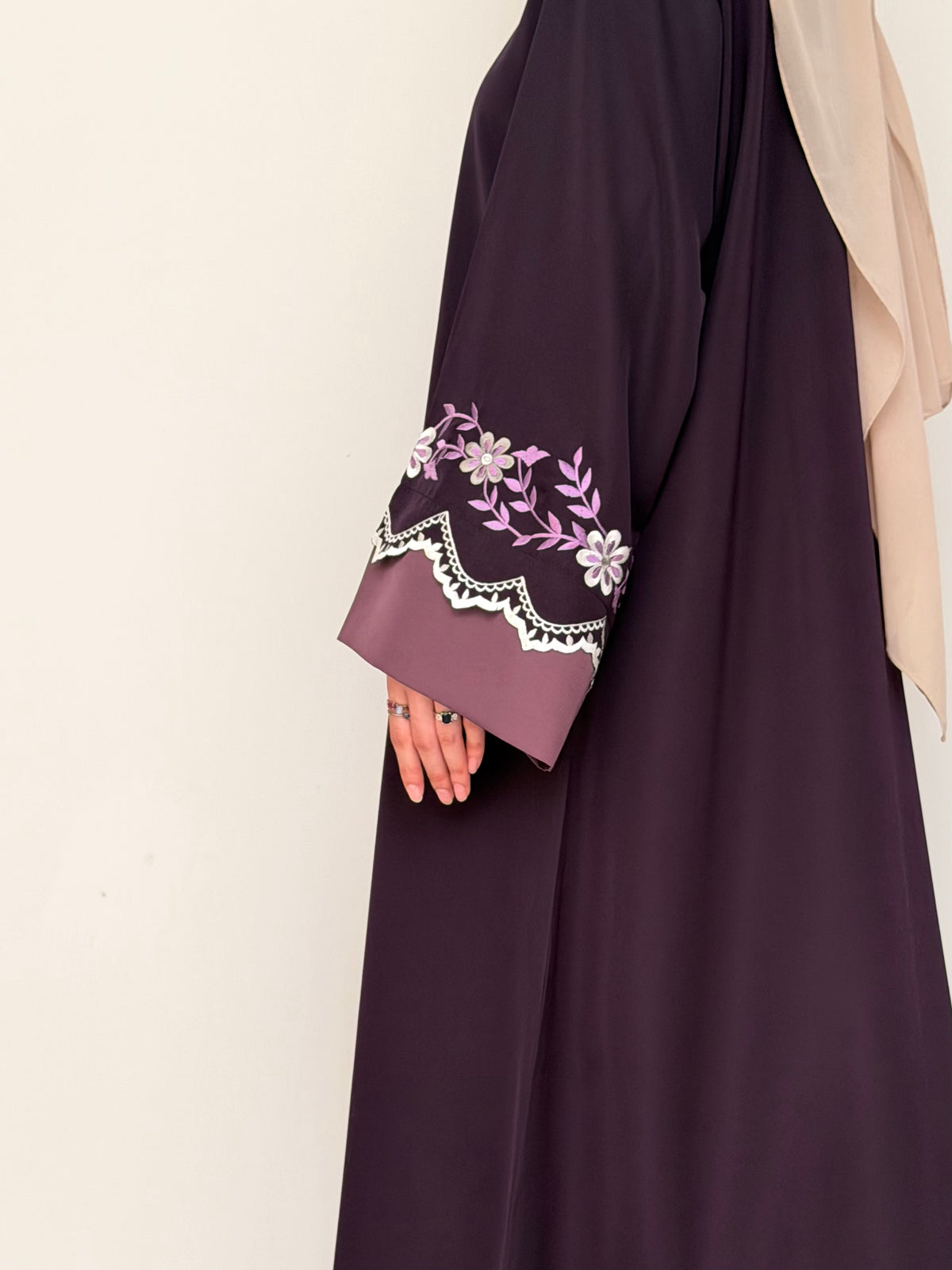 Cinnamon - Embroidered Abaya - Deep Purple