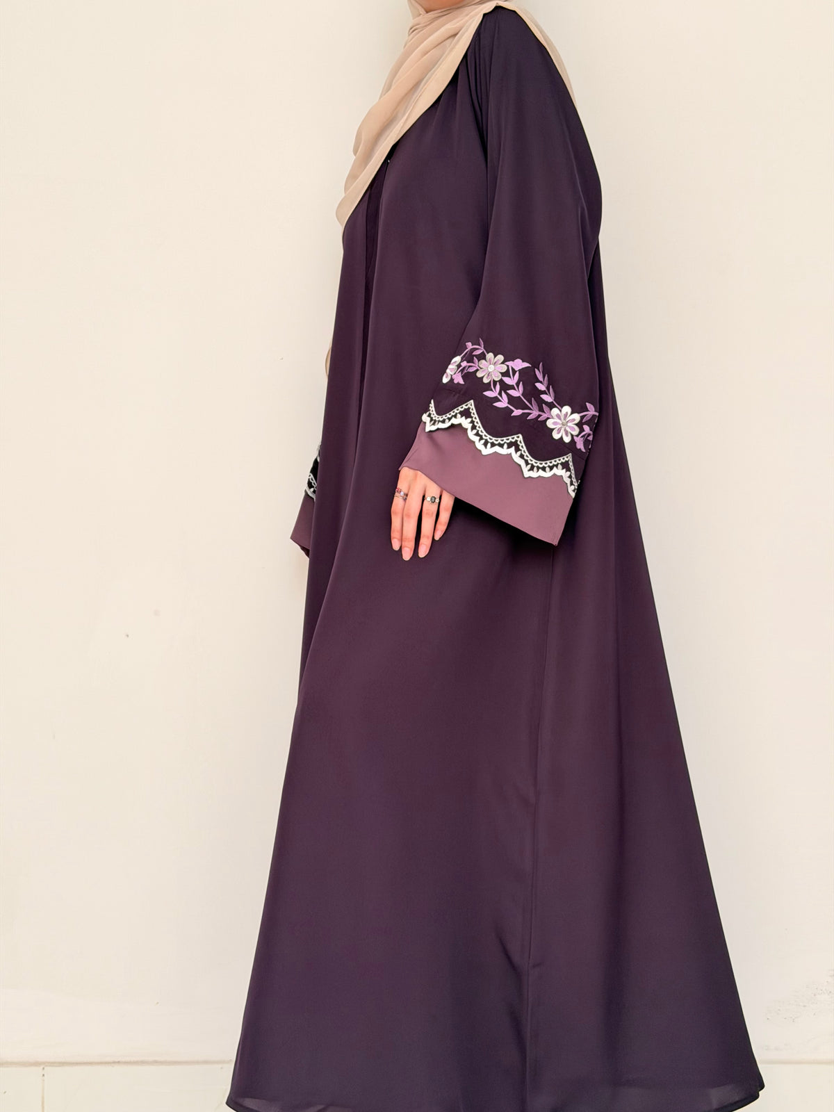 Cinnamon - Embroidered Abaya - Deep Purple