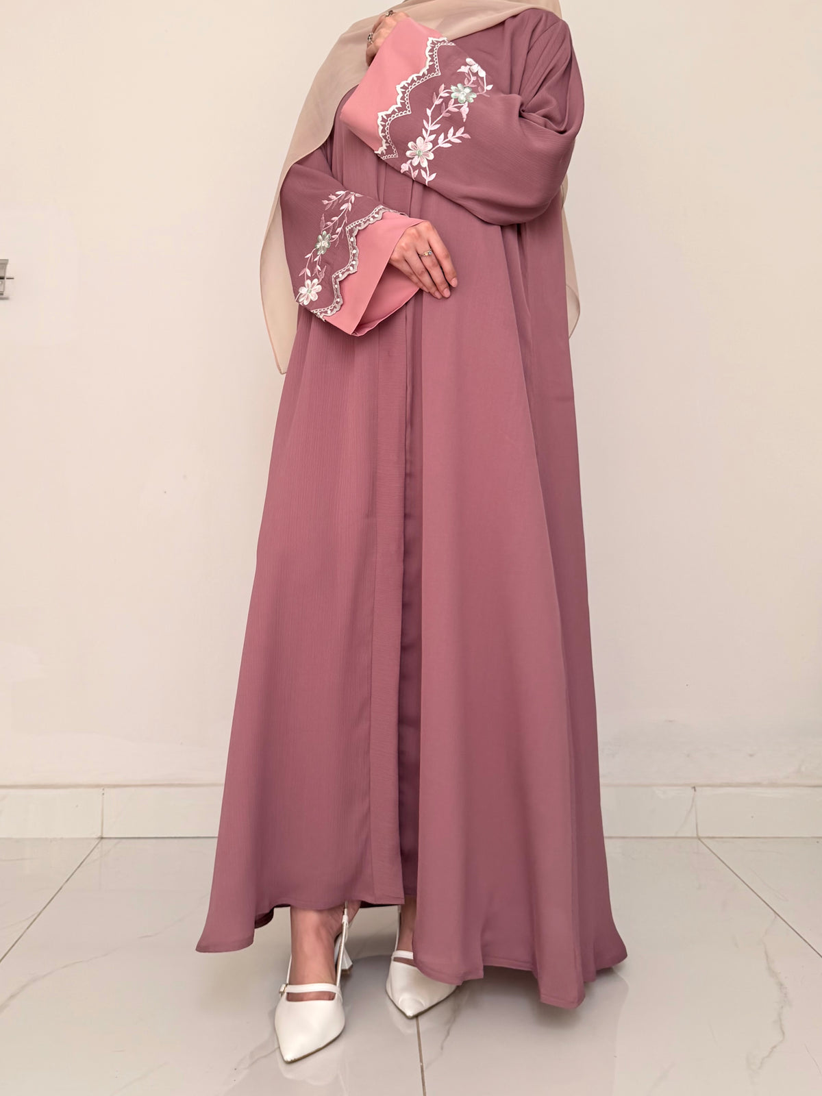 Cinnamon - Embroidered Abaya - Mauve