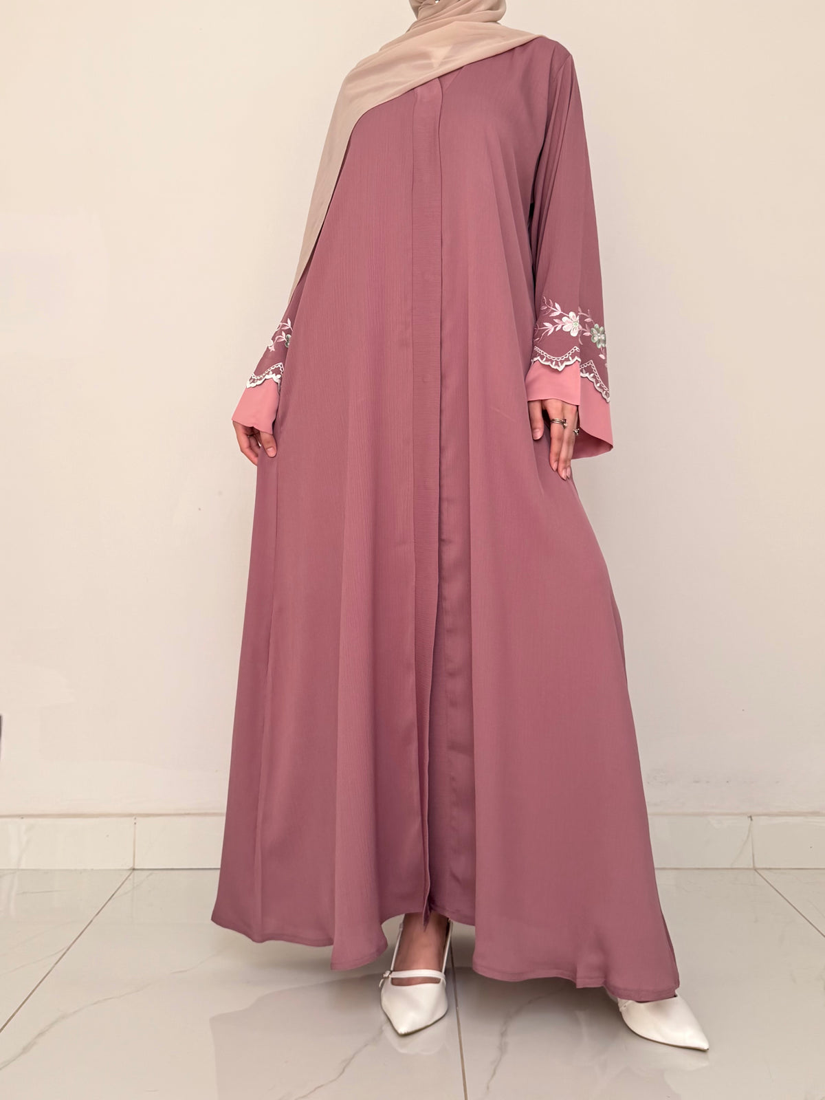 Cinnamon - Embroidered Abaya - Mauve