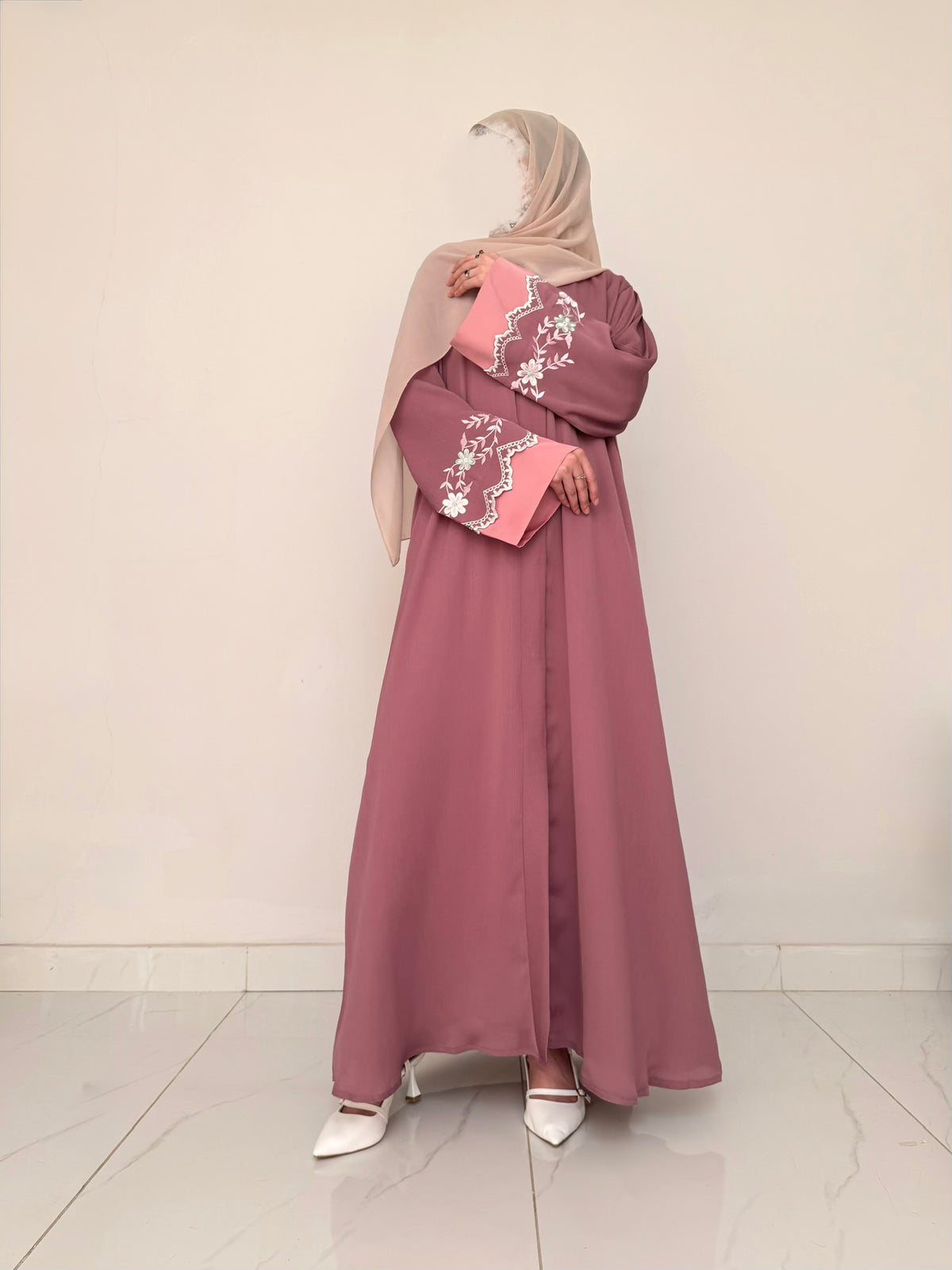 Cinnamon - Embroidered Abaya - Mauve